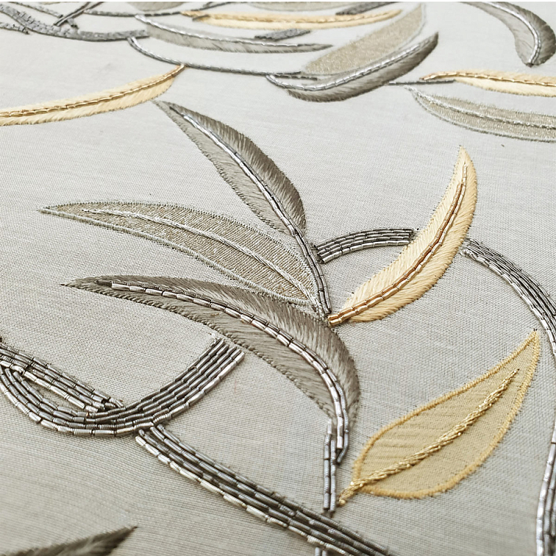 Обои с вышивкой ручной работы Moonlit Garden Original colourway on muslin  в Твери | Loft Concept 