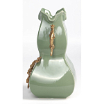 Ваза зеленого цвета из фарфора с бронзовыми ручками в виде драконов и рельефным цветочным декором Eden Garden porcelain and bronze варинант исполнения - 3 | Loft Concept в Твери