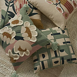 Подушка декоративная зеленого цвета с геометрическим рисунком Divine Abstractions варинант исполнения - 8 | Loft Concept в Твери