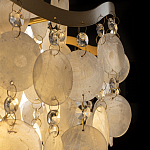 Люстра подвесная с белыми перламутровыми подвесками и изогнутыми золотистыми элементами Диаметр 50 см SHELL Chandelier варинант исполнения - 4 | Loft Concept в Твери