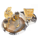 Икорница со стопками с декором "Рыбак с санями" с гравировкой на подставке из натуральных камней Агат Мрамор Decorative Cavair Dishes варинант исполнения - 7 | Loft Concept в Твери