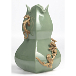 Ваза зеленого цвета из фарфора с бронзовыми ручками в виде драконов и рельефным цветочным декором Eden Garden porcelain and bronze варинант исполнения - 1 | Loft Concept в Твери