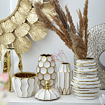 Ваза белая с рельефной поверхностью и золотыми полосами Vase Beehive варинант исполнения - 7 | Loft Concept в Твери