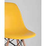 Пластиковый стул на ножках из массива бука Eames Yellow варинант исполнения - 2 | Loft Concept в Твери