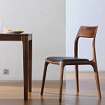 Стул деревянный с мягким сиденьем из черной натуральной кожи Moon Walnut Furniture варинант исполнения - 5 | Loft Concept в Твери