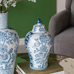 Ваза с крышкой и голубым цветочным рисунком на белом фоне Blue & White Ornament варинант исполнения - 4 | Loft Concept в Твери