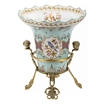 Ваза из голубого фарфора с рисунком птиц и цветов и декоративными элементами Blue Garden варинант исполнения - 1 | Loft Concept в Твери