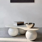 Дизайнерский журнальный стол с изогнутой столешницей на круглых ножках Rigilyr варинант исполнения - 1 | Loft Concept в Твери