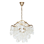 Люстра подвесная с белыми перламутровыми подвесками и изогнутыми золотистыми элементами Диаметр 50 см SHELL Chandelier варинант исполнения - 1 | Loft Concept в Твери