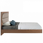 Кровать двуспальная с высоким изголовьем из дерева и подушек из экокожи Modern Look варинант исполнения - 2 | Loft Concept в Твери