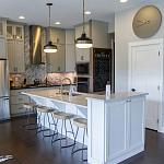 Подвесной светильник с круглым белым плафоном в индустриальном стиле Feiss варинант исполнения - 7 | Loft Concept в Твери