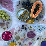 Круглый поднос из эпоксидной смолы с цветами белый Epoxy Resin Flowers Tray White варинант исполнения - 3 | Loft Concept в Твери