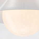 Потолочный светильник в форме конуса с белым шарообразным плафоном Quintiesse варинант исполнения - 3 | Loft Concept в Твери