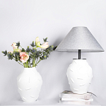 Декоративная ваза белая керамическая с абстрактным объемным декором Molecule Collection варинант исполнения - 4 | Loft Concept в Твери