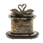 Часы настольные из натурального камня с декором в виде двух лебедей Swans Stone Clock варинант исполнения - 3 | Loft Concept в Твери