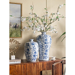 Ваза фарфоровая с узким горлышком и синими цветочными мотивами Independence варинант исполнения - 6 | Loft Concept в Твери