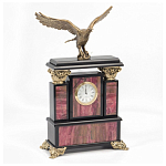 Часы настольные из родонита и бронзы с декором в виде орла Eagle Stone Clock варинант исполнения - 2 | Loft Concept в Твери