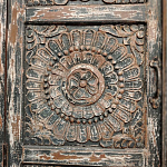 Индийский шкаф с орнаментом резьба из дерева Indian Antique Furniture  варинант исполнения - 1 | Loft Concept в Твери