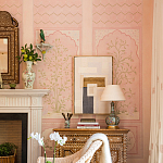 Обои ручная роспись Jharokha Arches Original colourway on pink painted Xuan paper варинант исполнения - 2 | Loft Concept в Твери