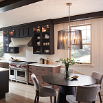 Люстра цвета латунь с 6-ю лампами свечами внутри цилиндрического абажура из черных металлических реек Kichler варинант исполнения - 8 | Loft Concept в Твери