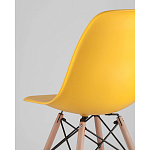 Пластиковый стул на ножках из массива бука Eames Yellow варинант исполнения - 3 | Loft Concept в Твери