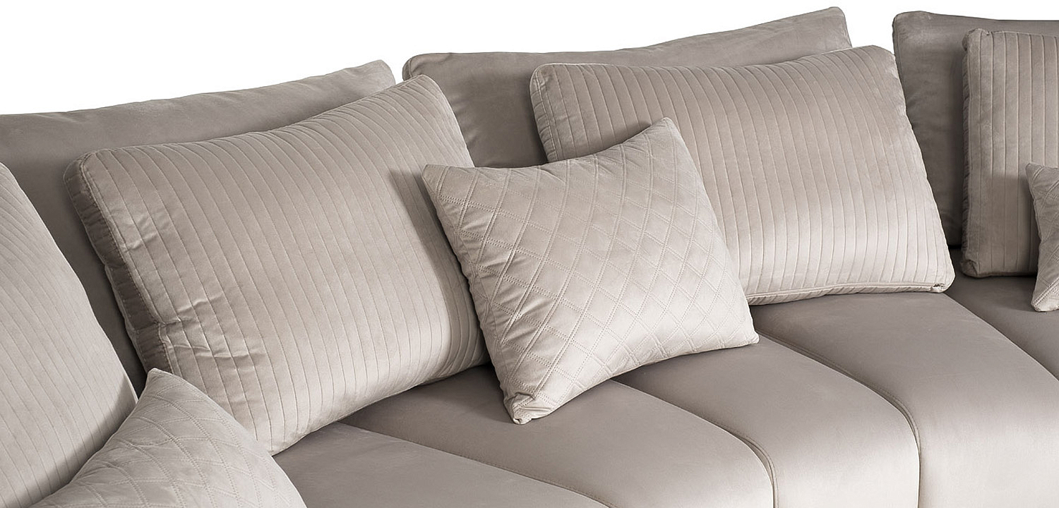 Диван Brody Grande cream sofa Диван Brody Grande cream sofa - Loft-Concept в Твери