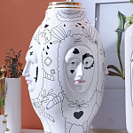 Ваза с декоративными лицами и графическими элементами в виде сердец и символов Faces of Imagination варинант исполнения - 7 | Loft Concept в Твери