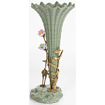 Ваза зеленая фарфоровая с волнистым краем с бронзовой фигуркой журавля Eden Garden  варинант исполнения - 2 | Loft Concept в Твери