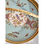 Блюдо круглое с ручкой и голубым фарфоровым дном с цветочным рисунком Blue Garden варинант исполнения - 2 | Loft Concept в Твери