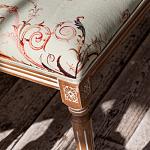 Банкетка из массива бука светло-зеленая с растительным орнаментом Raffael Angel Floral Banquette варинант исполнения - 2 | Loft Concept в Твери