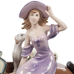 Статуэтка фарфоровая Девушка с автомобилем Charming Statuette варинант исполнения - 1 | Loft Concept в Твери