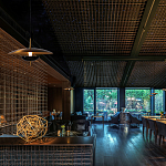 Подвесной светильник с золотым металлическим плафоном округлой формы и декоративным элементом из чёрного мрамора Midnight Grace  варинант исполнения - 3 | Loft Concept в Твери