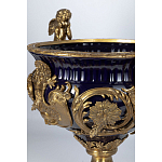 Чаша темно-синего цвета с фигурками ангелов и рельефным декором Eden Garden porcelain and bronze варинант исполнения - 2 | Loft Concept в Твери